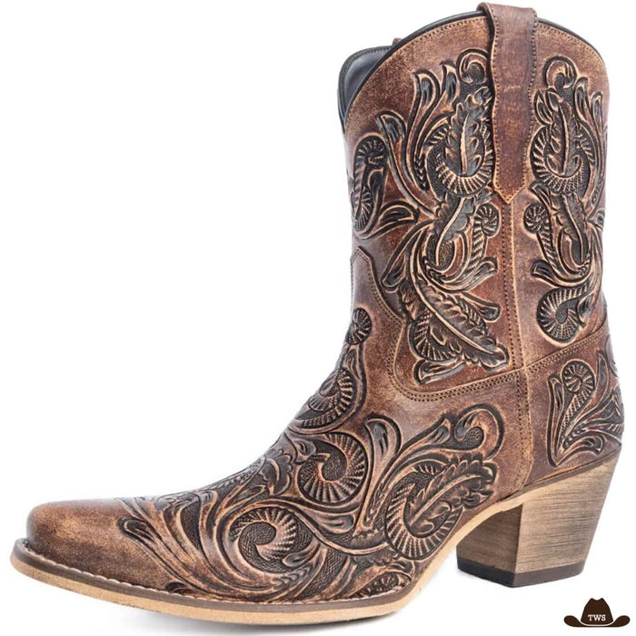 Boots western femme en cuir taupe vieilli à motifs paisley repoussés