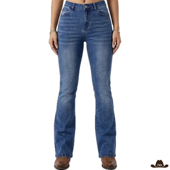 Jean Bootcut Bleu bleu soutenu porté de face, taille haute et bas évasé
