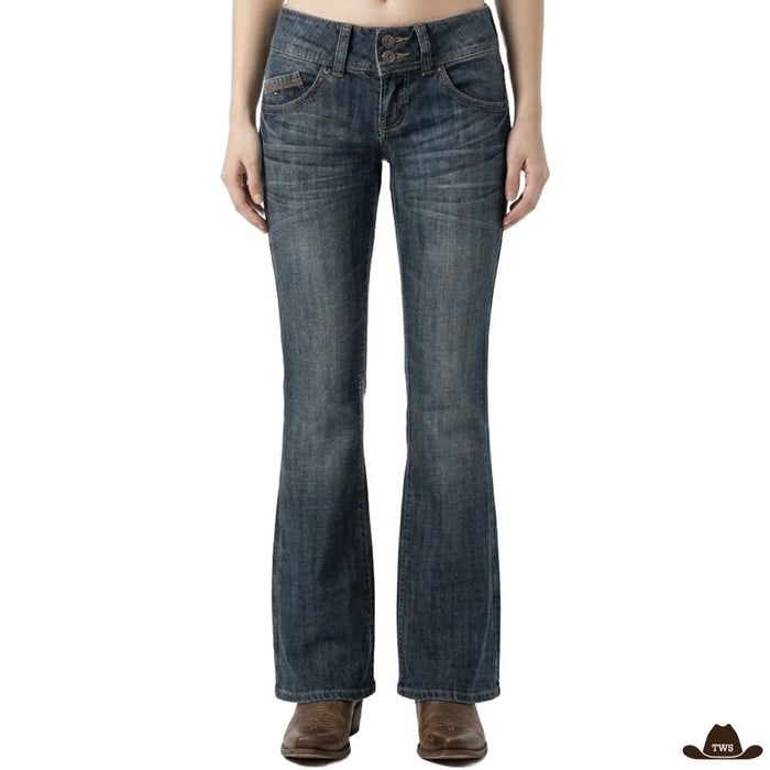 Jean Bootcut Taille Basse porté avec des santiags marron