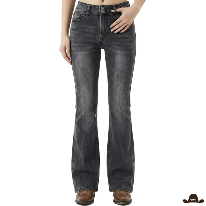 Jean Gris Femme Bootcut gris foncé délavé porté de face avec des bottines