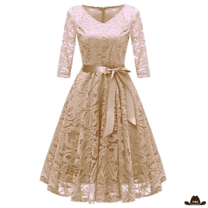 robe-fleurie-portee-avec-botte-cowboy beige